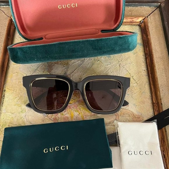 NWT GUCCI GG1136SA - 004 Violet Sunglasses - Picture 5 of 9
